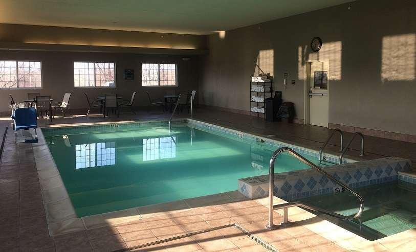 Super 8 By Wyndham Cedar Falls Extérieur photo